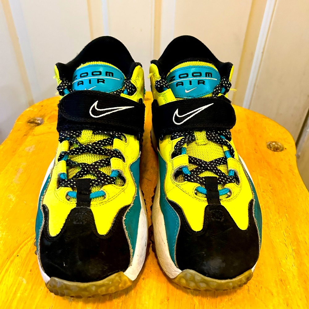 Mens size 10 Nike Zoom Air Turf Trainer Barry Sanders